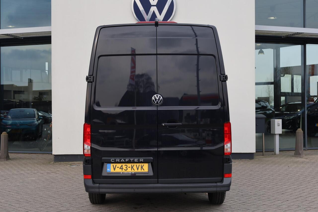 Volkswagen CRAFTER 35 2.0 TDI L3H3 Exclusive 177PK / 130kW, Achteruitrijcamera, Apple Carplay & Android Auto, verwarmbare voorruit, full map navigatie, parkeersensoren voor + achter, grootlichtassistent, alarm klasse III