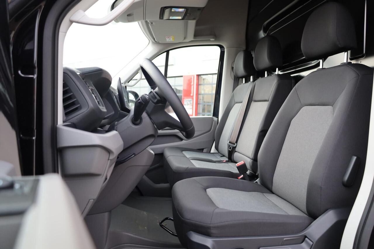 Volkswagen CRAFTER 35 2.0 TDI L3H3 Exclusive 177PK / 130kW, Achteruitrijcamera, Apple Carplay & Android Auto, verwarmbare voorruit, full map navigatie, parkeersensoren voor + achter, grootlichtassistent, alarm klasse III