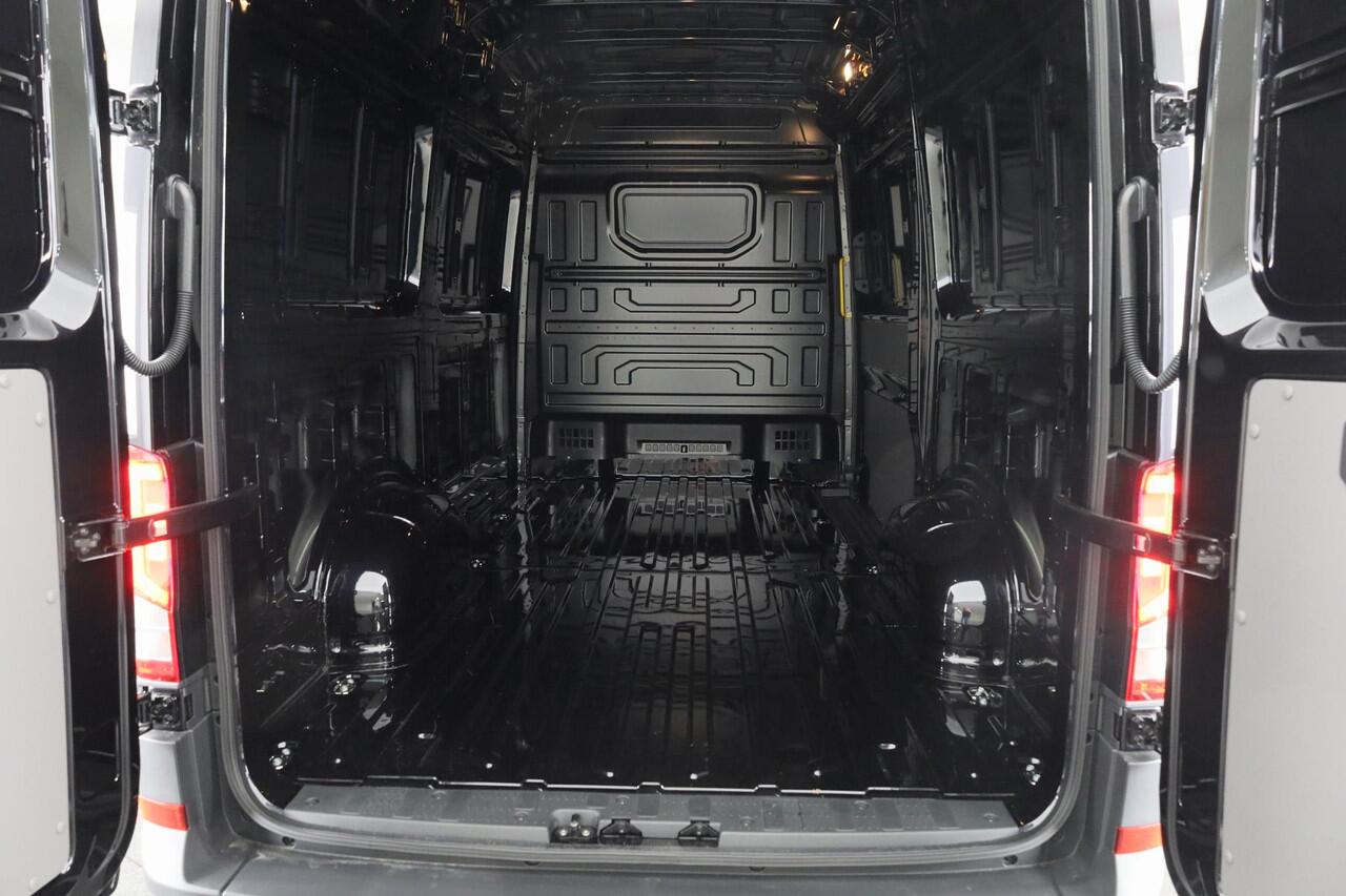 Volkswagen CRAFTER Bedrijfswagens Trendline L3 Bestelwagen (2) GP 2.0 TDI EU6 103 k VOORRAAD!!