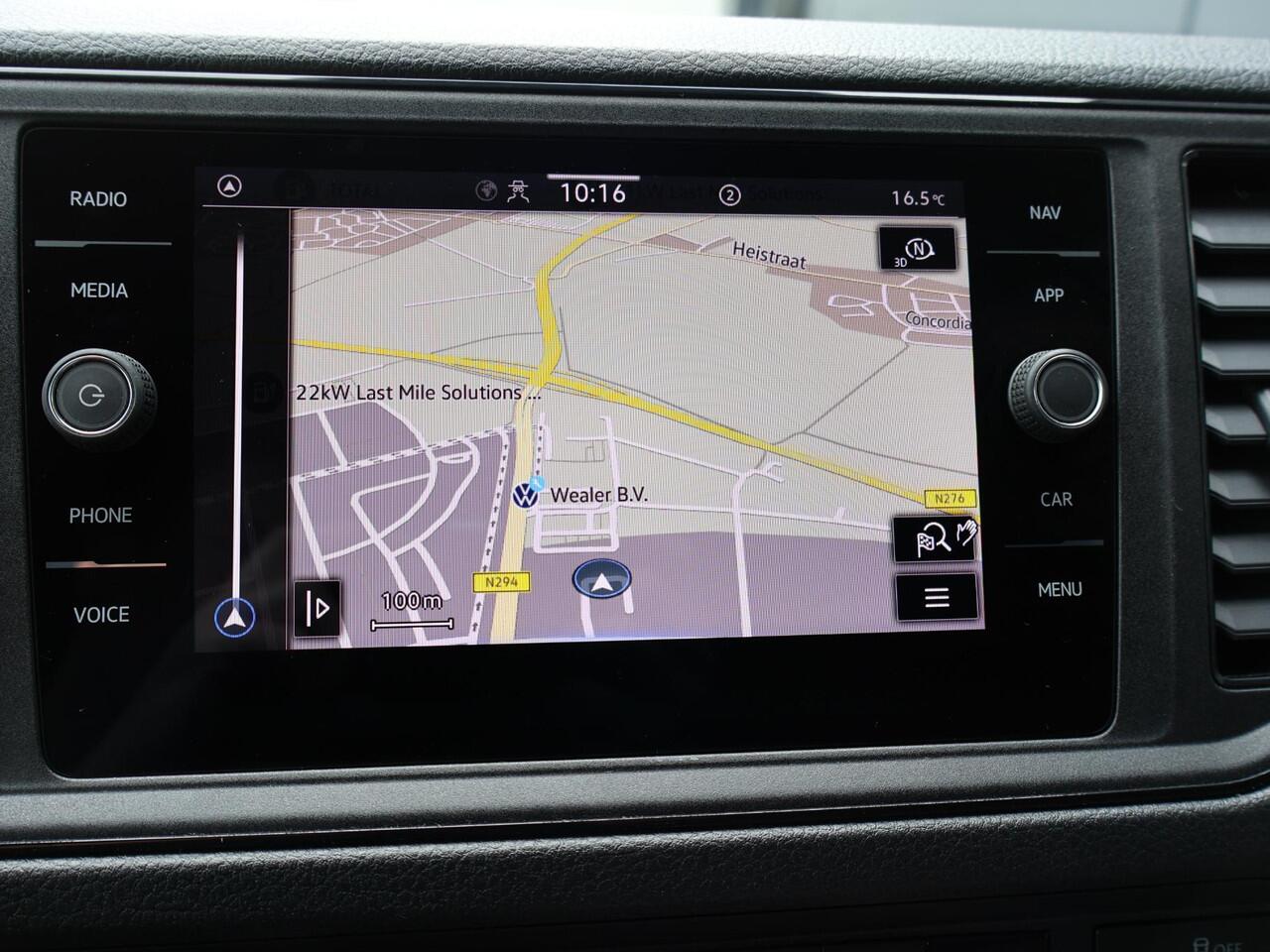 Volkswagen CRAFTER 35 2.0 TDI L3H3 Comfortline EURO VI | 140 PK | Trekhaak | Navigatiesysteem | Cruise control | Parkeersensoren |