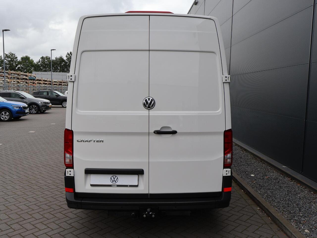 Volkswagen CRAFTER 35 2.0 TDI L3H3 Comfortline EURO VI | 140 PK | Trekhaak | Navigatiesysteem | Cruise control | Parkeersensoren |
