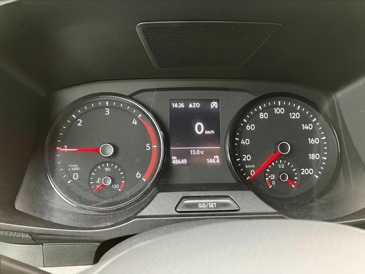 Volkswagen CRAFTER 35 2.0 TDI L3H3 Comfortline EURO VI | 140 PK | Trekhaak | Navigatiesysteem | Cruise control | Parkeersensoren |