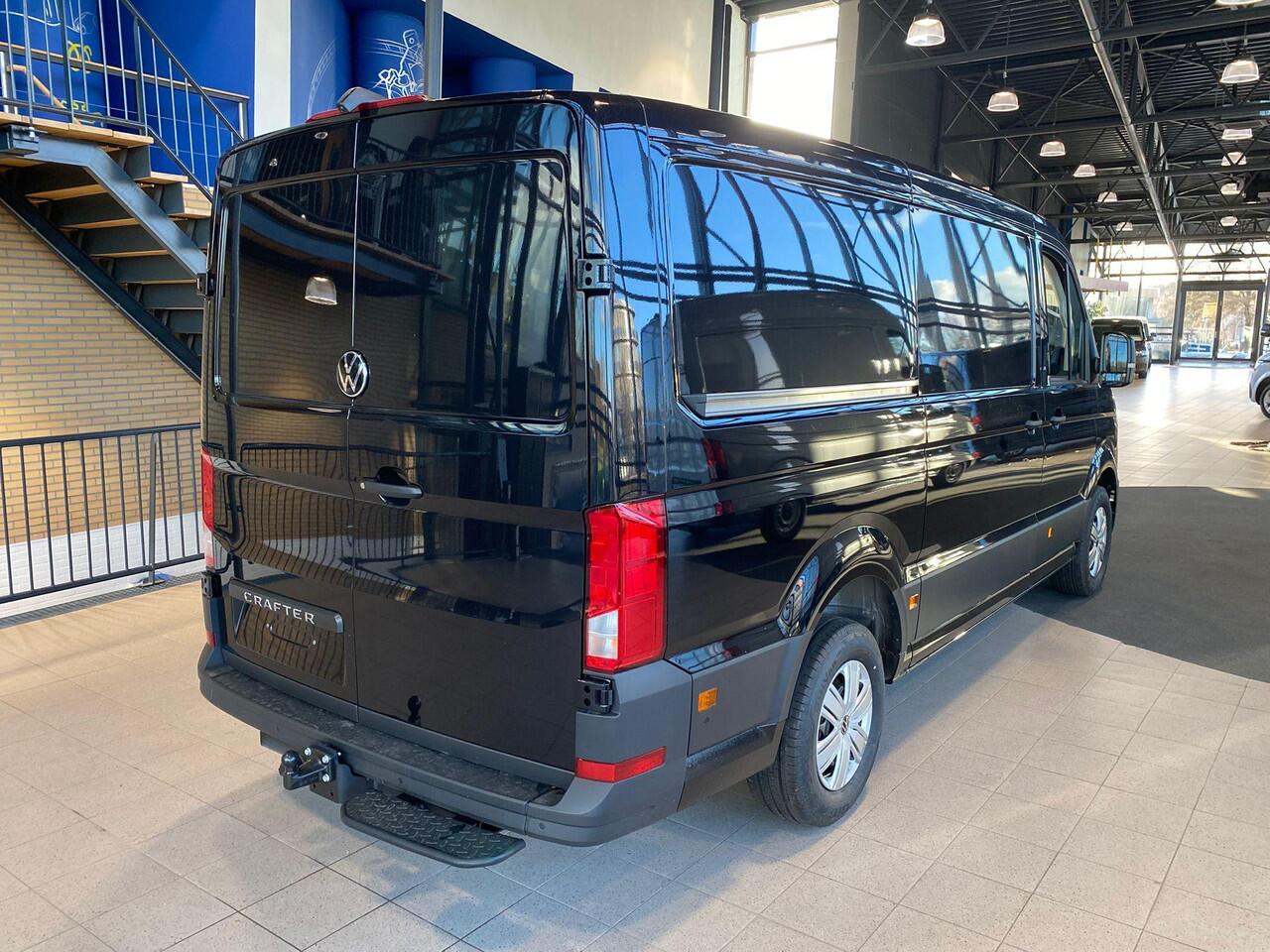 Volkswagen CRAFTER Bedrijfswagens Highline L3H2 2.0 TDI EU6 103 kW (140 pk) 6 versn. | BPM vrij | Opstaptrede op trekbalk (smal) | Led-laadruimteverlichting | Inparkeerassistent 'park assist' | Cruise control inclusief snelheidsbegrenzer | Bijrijdersbank inclusief opbergvak