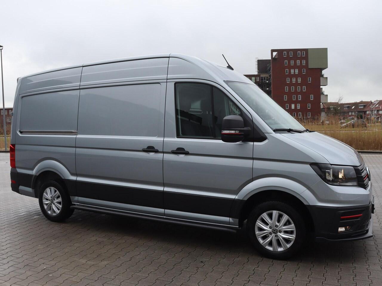 Volkswagen CRAFTER Bedrijfswagens Highline L3H3 2.0 TDI 130 kW 177 pk 8 versn. Auto | BPM vrij | Middelhoog dak | Trekhaak met vaste kogel | Climatronic airconditioning |