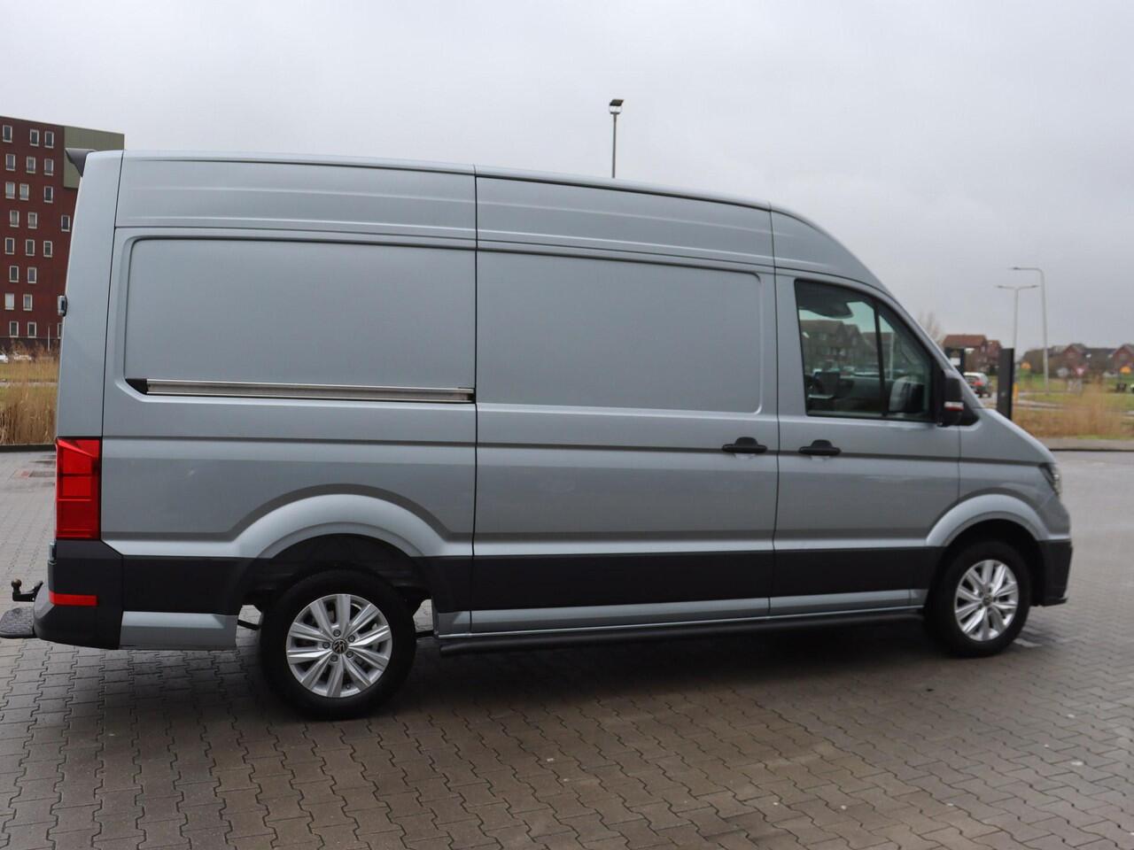 Volkswagen CRAFTER Bedrijfswagens Highline L3H3 2.0 TDI 130 kW 177 pk 8 versn. Auto | BPM vrij | Middelhoog dak | Trekhaak met vaste kogel | Climatronic airconditioning |