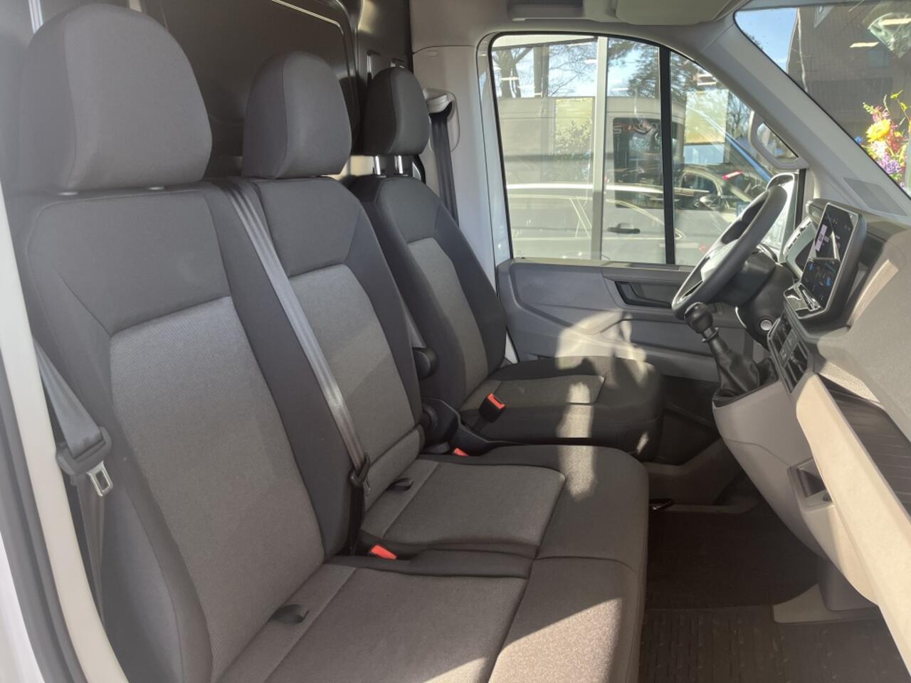 Volkswagen CRAFTER 35 2.0 TDI L3H2 Bijrijdersbank | Facelift | Carplay | BPM VRIJ