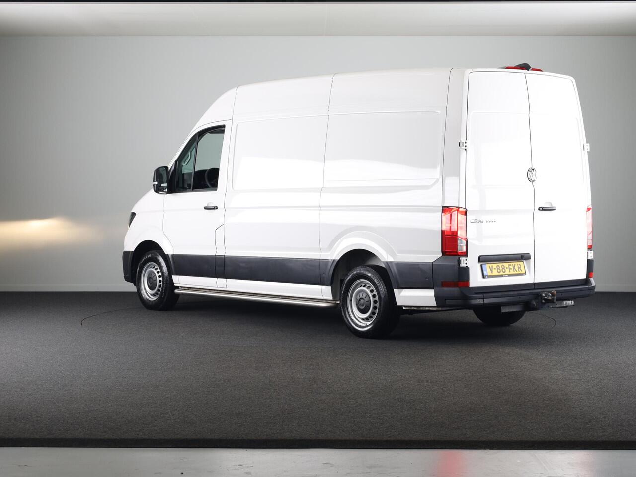 Volkswagen CRAFTER 35 2.0 TDI L3H3 Comfortline EURO VI 140 pk Automaat | Verlengde garantie | Navigatie | Trekhaak | Parkeersensoren | Achteruitrijcamera | Cruise control |