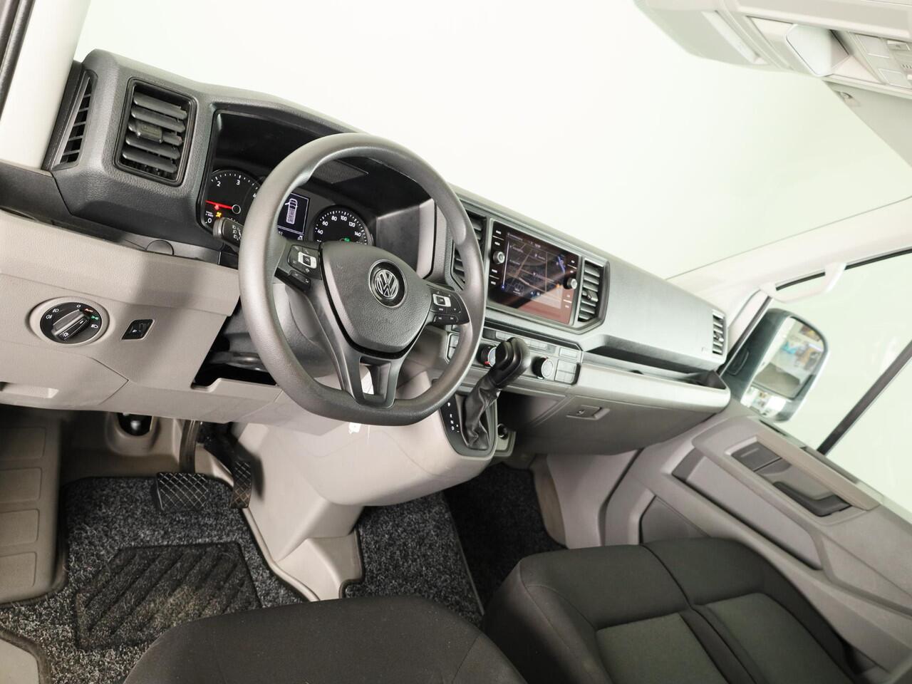 Volkswagen CRAFTER 35 2.0 TDI L3H3 Comfortline EURO VI 140 pk Automaat | Verlengde garantie | Navigatie | Trekhaak | Parkeersensoren | Achteruitrijcamera |