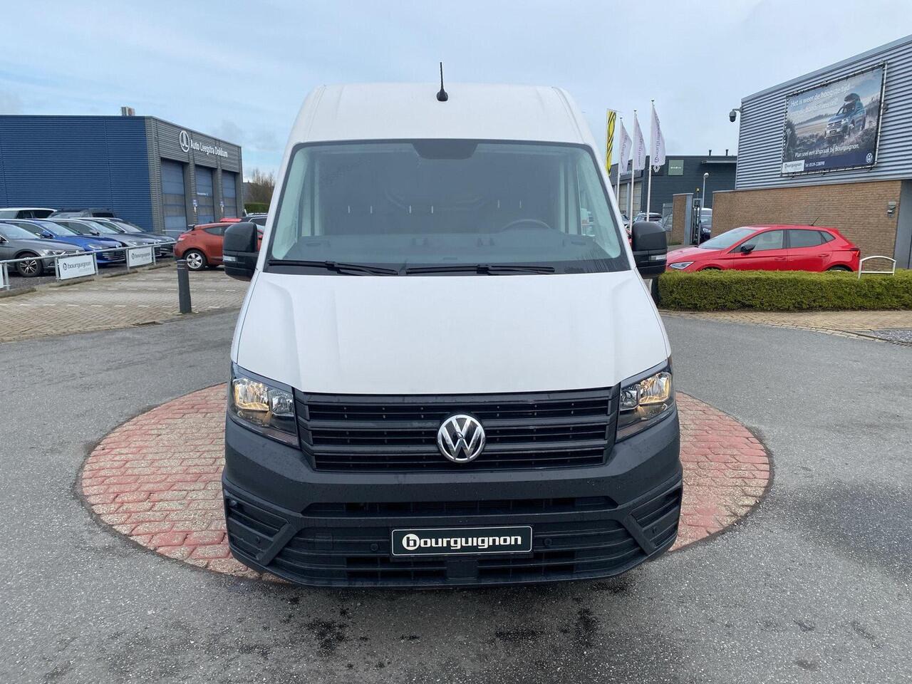 Volkswagen CRAFTER 35 2.0 TDI L4H3 | 140Pk | Trekhaak Bijrijdersbank | Navi | Betimmering | PDC |