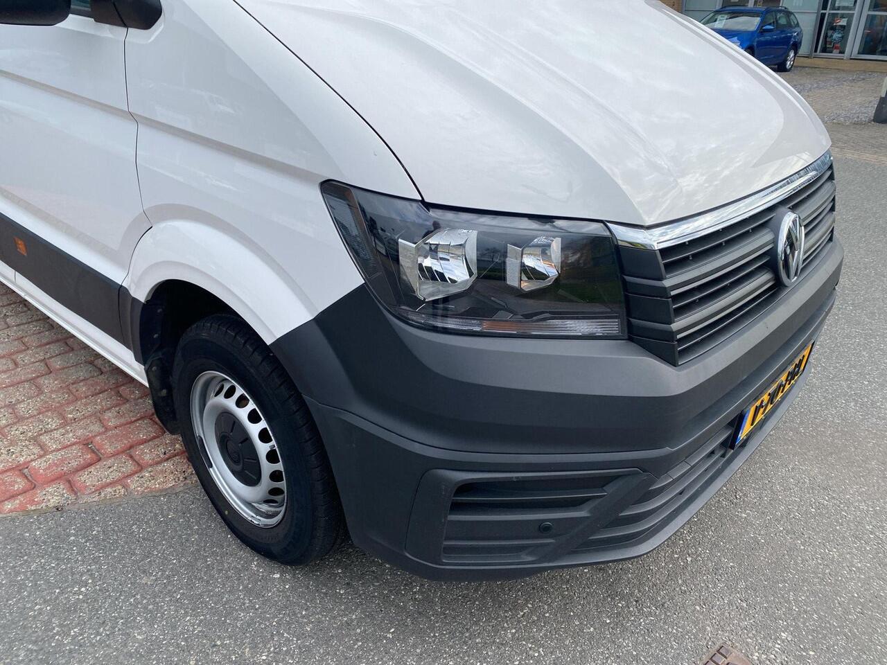 Volkswagen CRAFTER 35 2.0 TDI L4H3 | Trekhaak | Bijrijdersbank | Clima | 140Pk | Navi | Pdc |