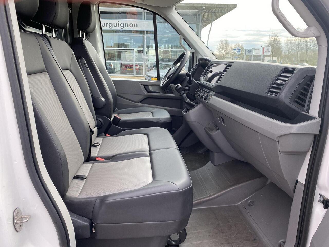 Volkswagen CRAFTER 35 2.0 TDI L4H3 | Trekhaak | Bijrijdersbank | Clima | 140Pk | Navi | Pdc |
