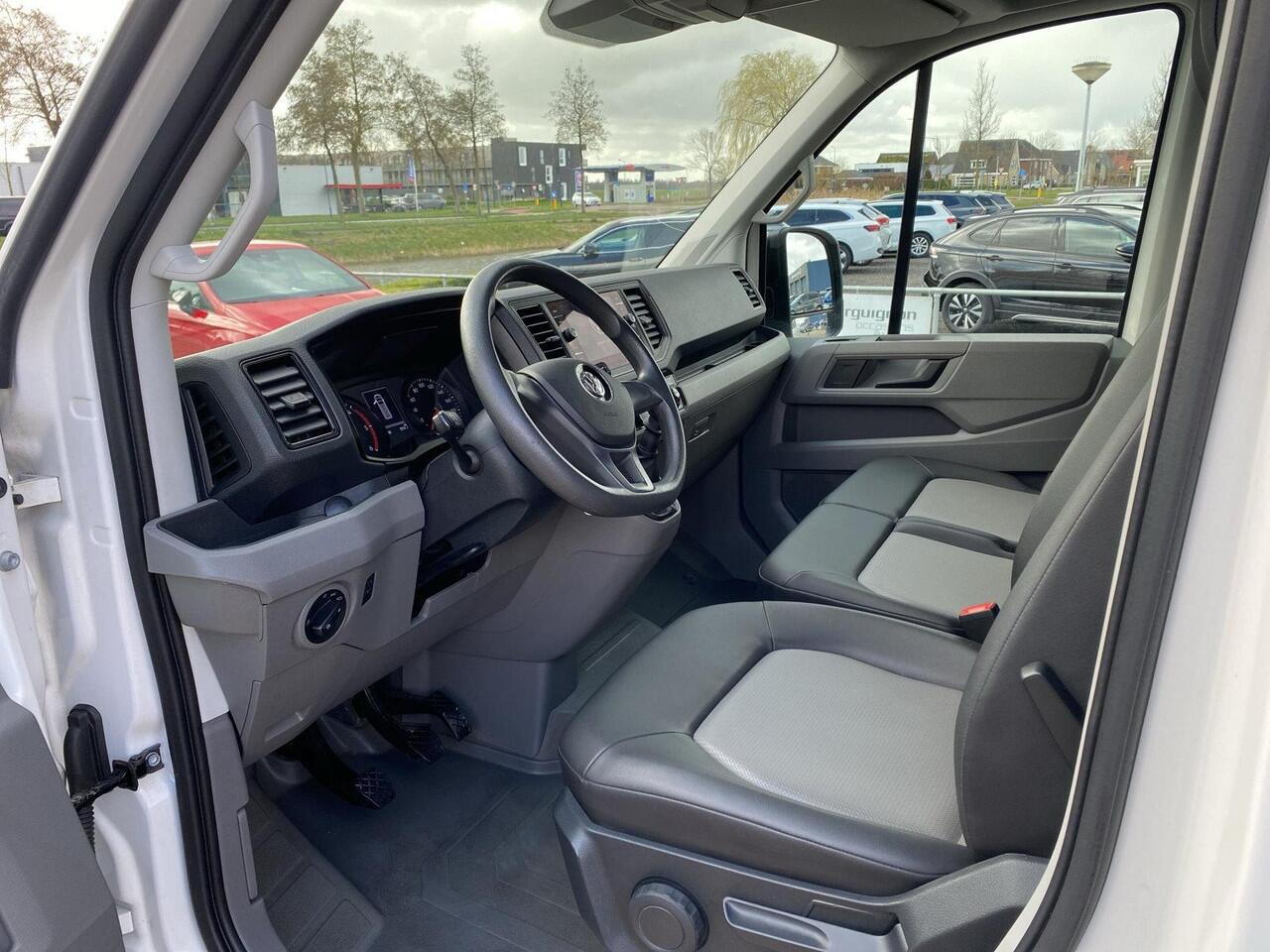Volkswagen CRAFTER 35 2.0 TDI L4H3 | FWD | 140 pk | Trekhaak | Bijrijders Bank | PDC |