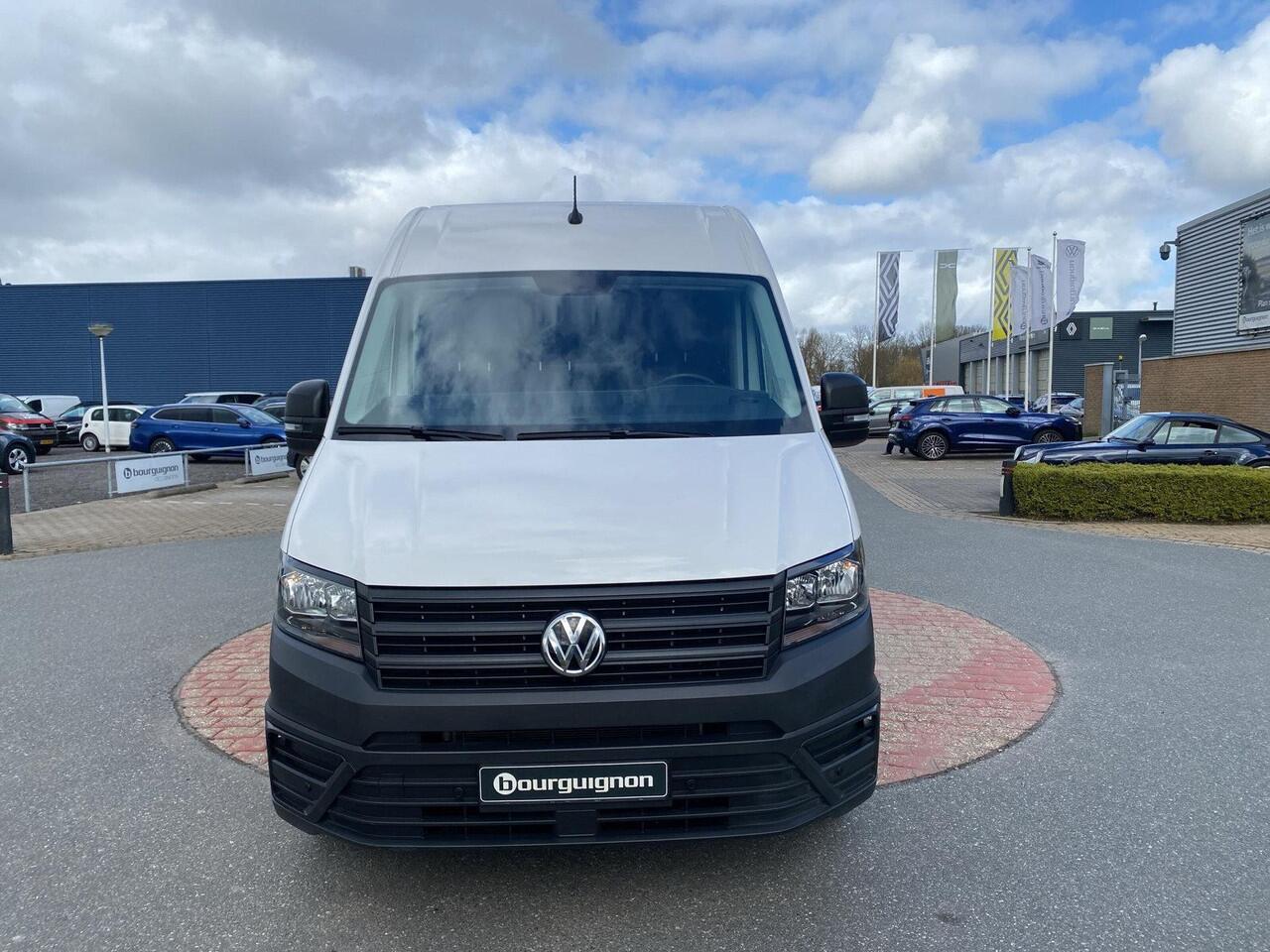 Volkswagen CRAFTER 35 2.0 TDI L4H3 | FWD | 140 pk | Trekhaak | Bijrijders Bank | PDC |