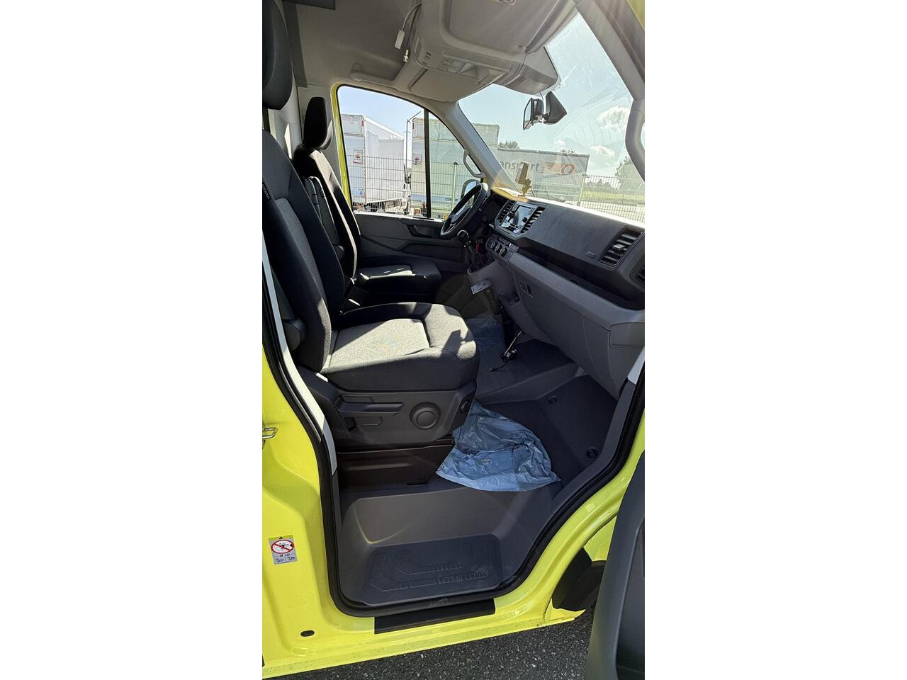 Volkswagen CRAFTER Ambulance TWEE OP VOORRAAD!