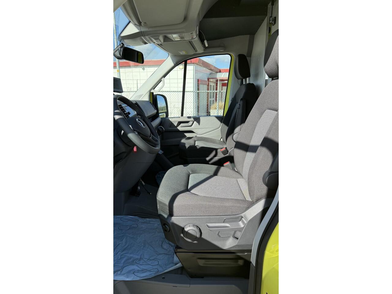 Volkswagen CRAFTER Ambulance TWEE OP VOORRAAD!