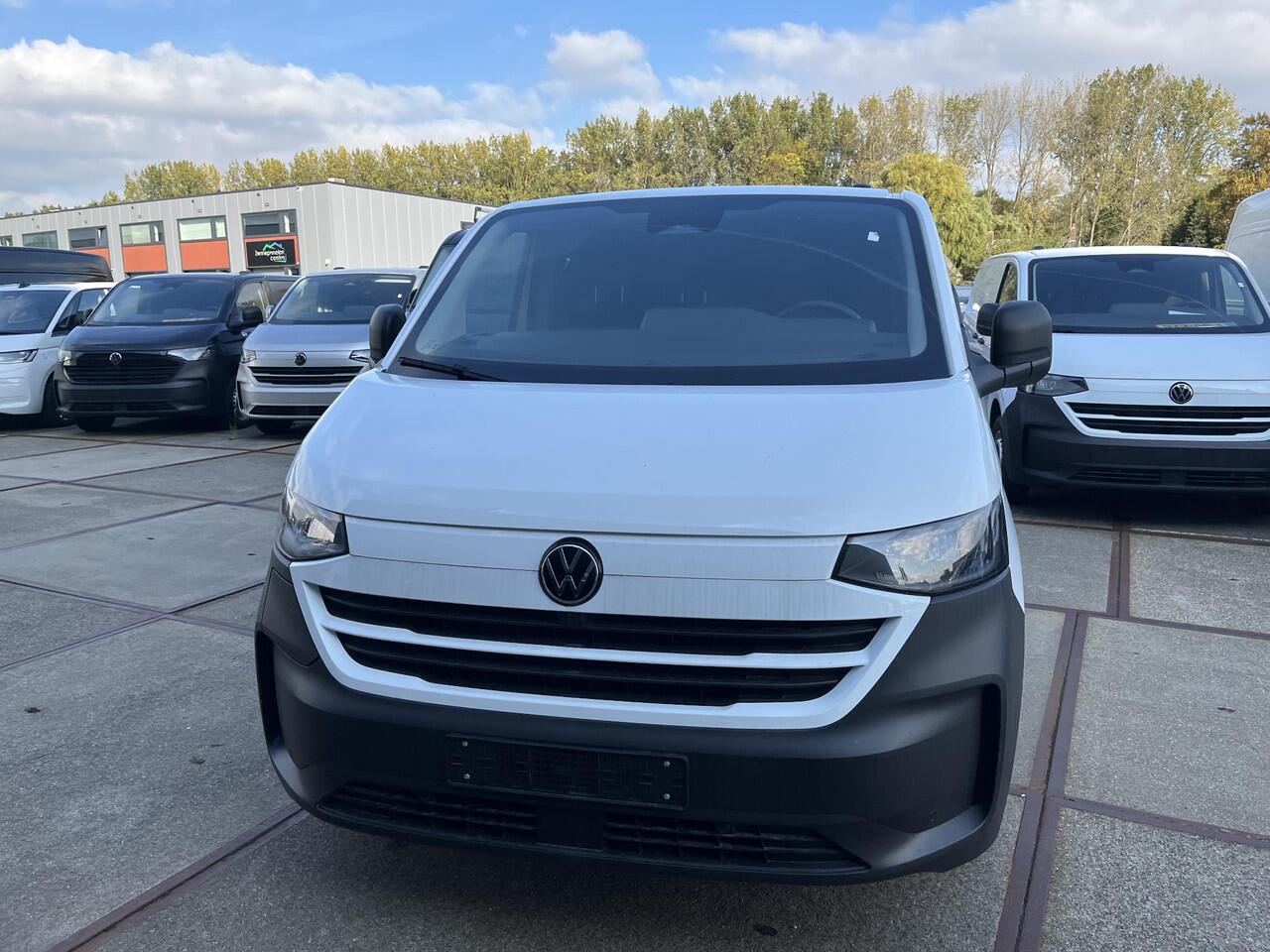 Volkswagen E-Transporter Bedrijfswagens Life L2 100 kW (136 pk) elektrische aandrijving | Achterdeuren zonder ruit | Trekhaak, vast | Life intro |