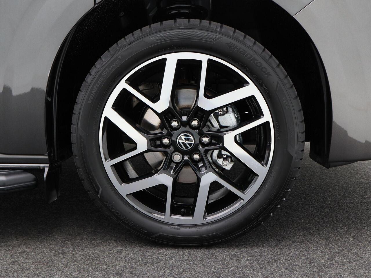 Volkswagen E-Transporter Style Intro L2 286 pk | 19" LM | Side Bar | Trekhaak | Camera | Stoelverwarming | Voorruit Verwarming | Carplay | Dodehoek Detectie | Schuifdeur Rechts |