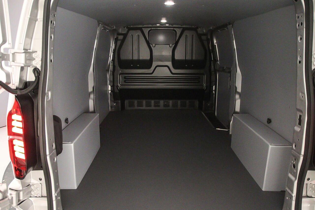 Volkswagen E-Transporter L2 Bulli 286pk | 19" | Sidebars | Trekhaak | Betimmering