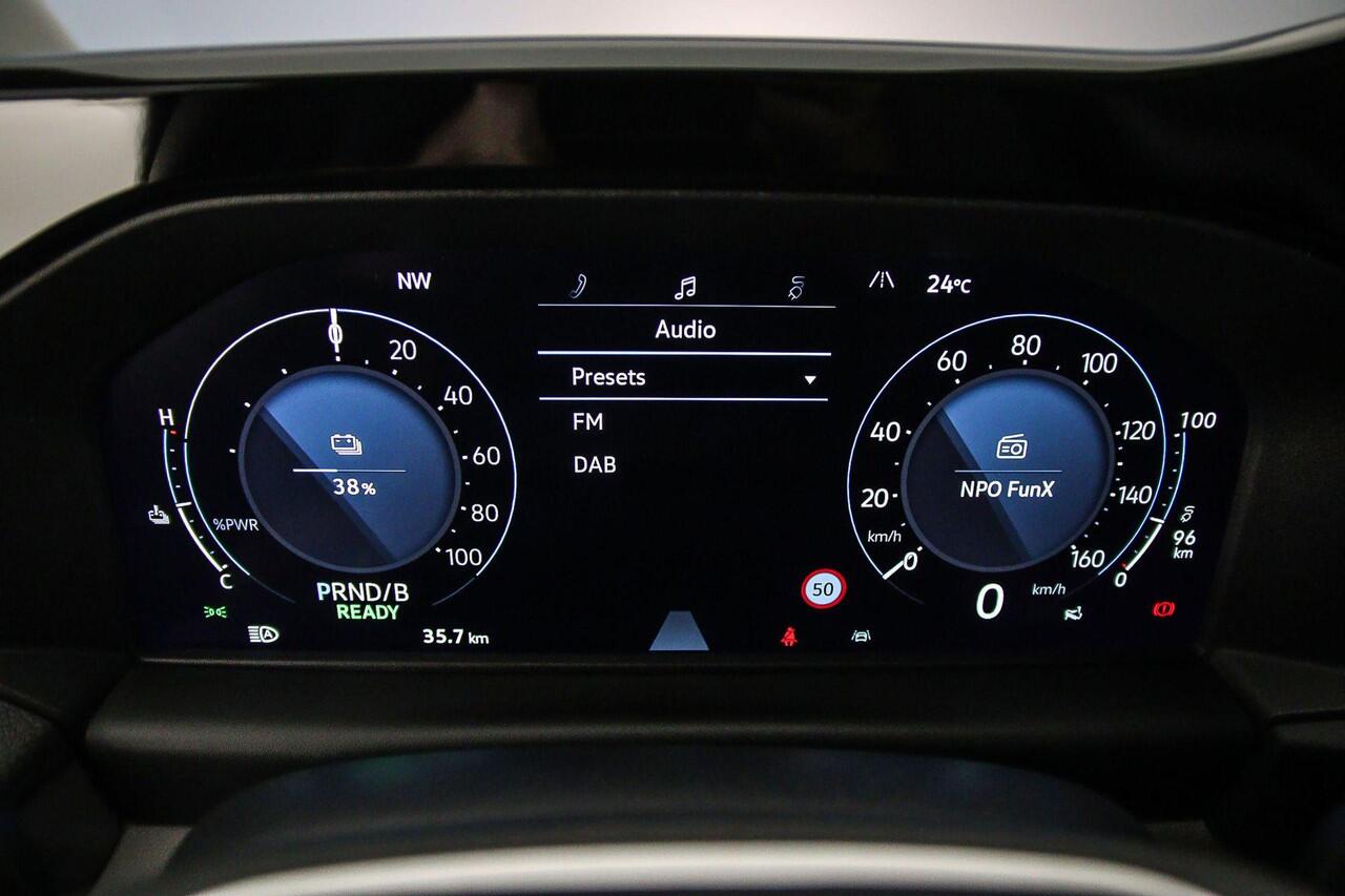 Volkswagen E-Transporter L2 Bulli 286 PK | Trekhaak elektrisch uitklapbaar | Deuren achter | Voor Mekaar Deal> Netto-ACTIE-Prijs; bij koop of leasen via HK / excl. kosten rijklaarmaken <