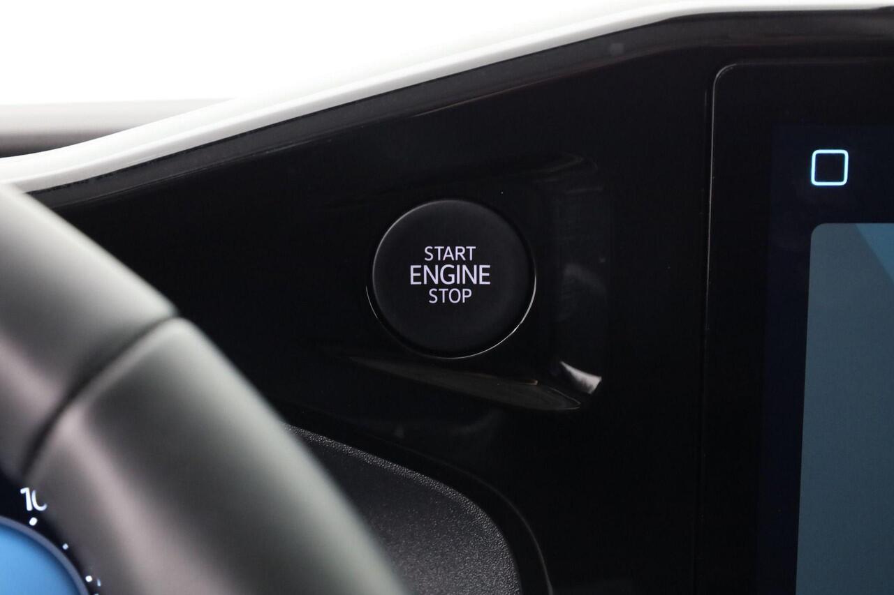 Volkswagen E-Transporter Bedrijfswagens Life Intro 160 kW / 218 pk L2 3500 mm | Warmtepomp | Achteruitrijcamera | Trekhaak | LED | Bijrijdersbank