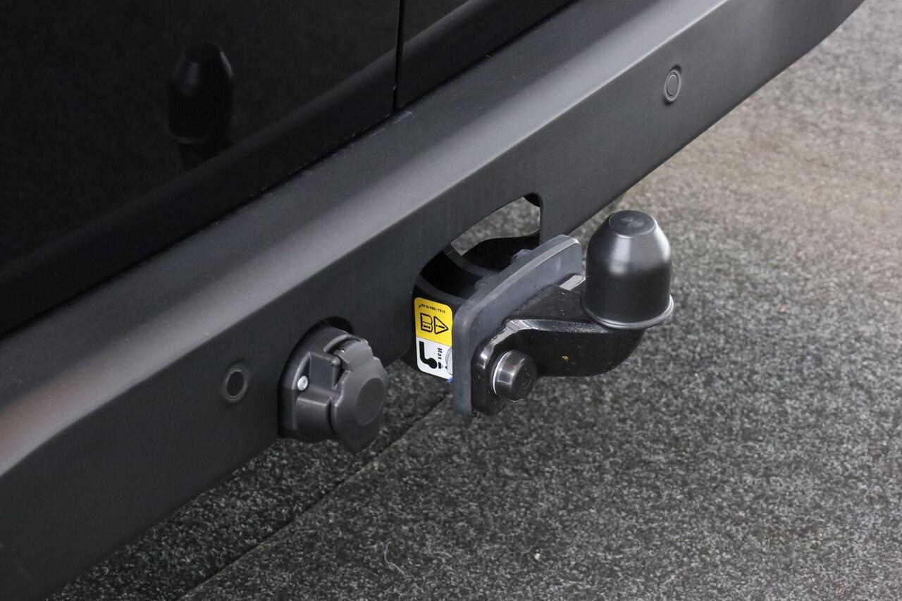 Volkswagen E-Transporter Bedrijfswagens Life Intro 160 kW / 218 pk L2 3500 mm | Warmtepomp | Achteruitrijcamera | Trekhaak | LED | Bijrijdersbank