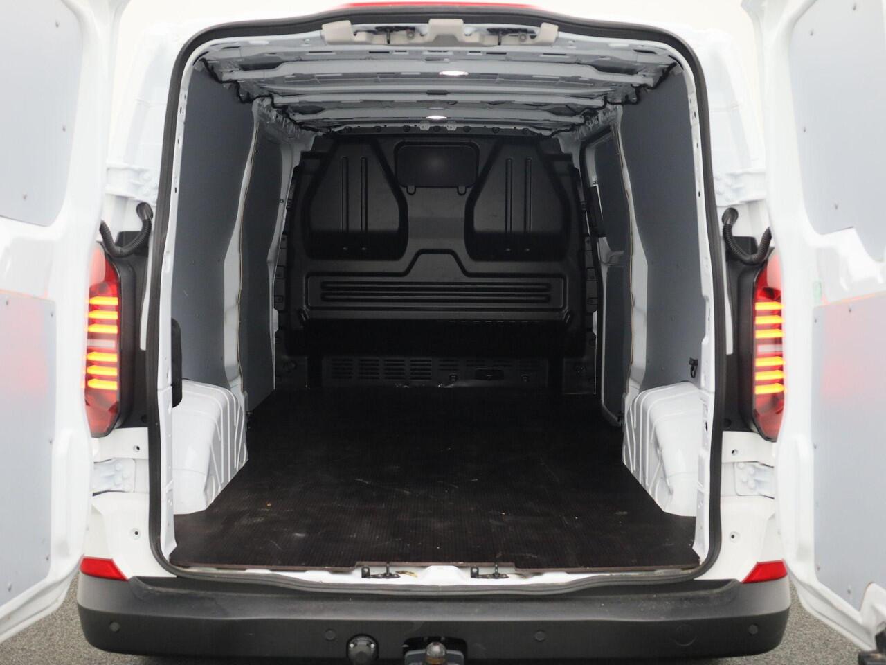 Volkswagen E-Transporter 34 L2H1 Life 64 kWh