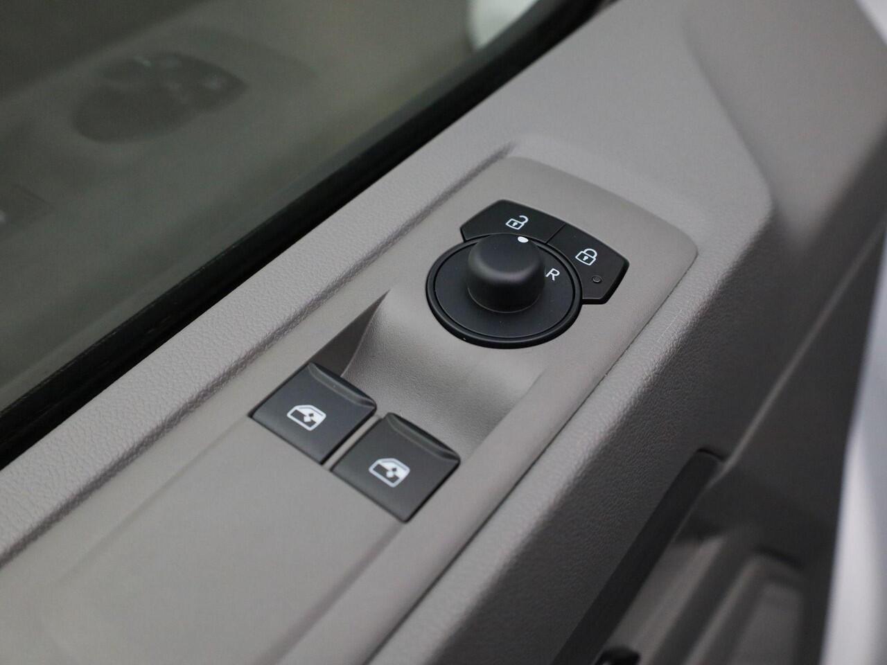 Volkswagen E-Transporter Bedrijfswagens Kombi Life 64kWh 218pk L2 716162