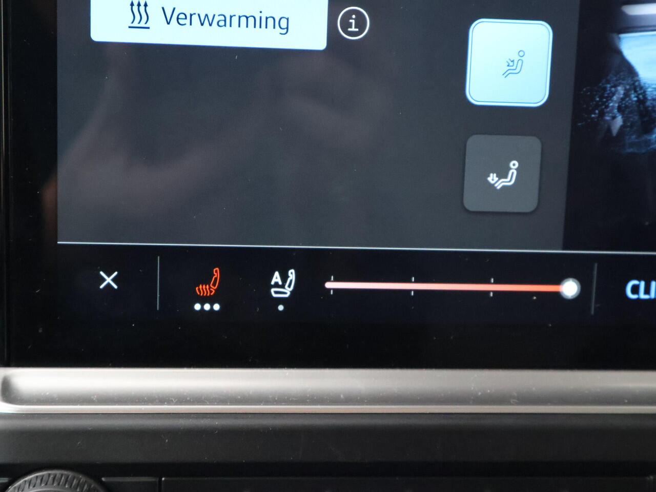 Volkswagen E-Transporter 32 L2H1 Bulli 64 kWh 210 kW (286 pk) DEMO | IQ lights | Navigatie Apple/Andriod carplay | Trekhaak vast | Achteruitrijcamera | Adaptive Cruise Control | Digitaal Dasboard