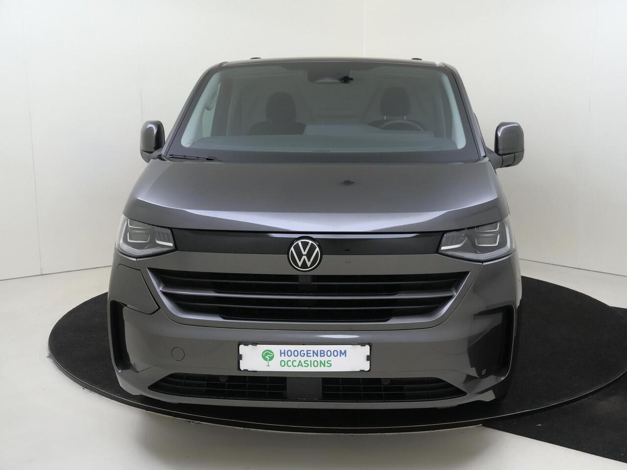 Volkswagen E-Transporter Bedrijfswagens Style Intro L2 210 kW (286 pk) Elektromotor | Adaptieve Cruise Control | Trekhaak | Navigatiesysteem 13" met draadloos App-Connect | IQ.LIGHT - LED matrix koplampen | Geavanceerde grootlichtregeling (Dynamic Light Assist) |