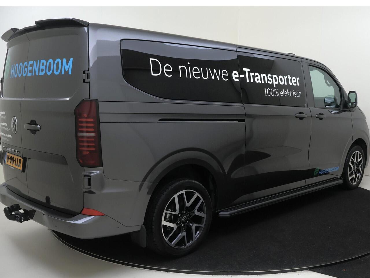 Volkswagen E-Transporter Bedrijfswagens Style Intro L2 210 kW (286 pk) Elektromotor | Adaptieve Cruise Control | Trekhaak | Navigatiesysteem 13" met draadloos App-Connect | IQ.LIGHT - LED matrix koplampen | Geavanceerde grootlichtregeling (Dynamic Light Assist) |