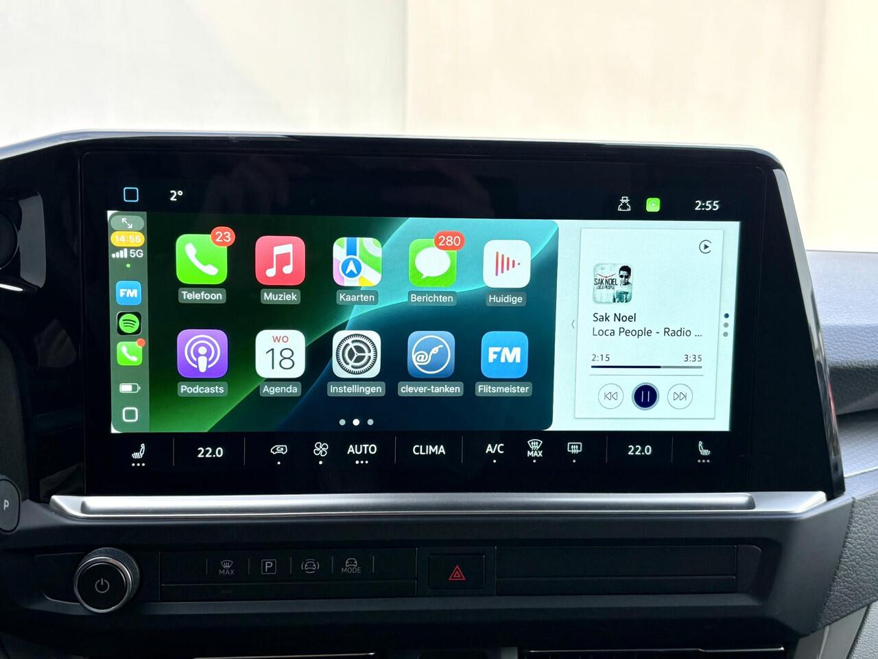 Volkswagen E-Transporter Caravelle 32 L1H1 Life 64 kWh Automaat / NIEUW/ Fabrieksgarantie tot 12-2027 / 8 Persoons / WLTP 305 km / Stone Gray / Warmtepomp / Apple Carplay/Android Auto / Licht en zicht-pakket / Keyless entry / draadloze telefoonlader /