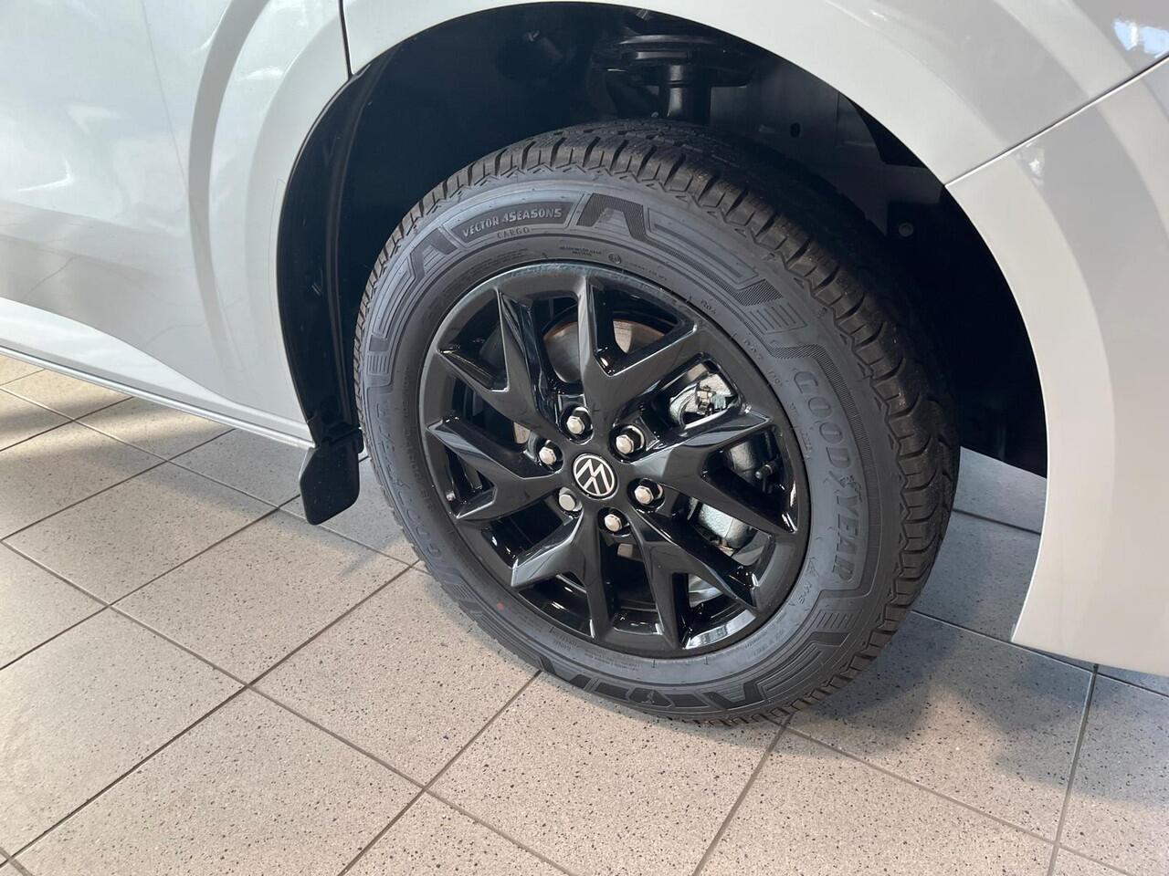 Volkswagen E-Transporter Bedrijfswagens Bulli L2 286pk 64kWh Elektrische aandrijving | 230V stopcontacten max 2,3 kW | Lichtmetalen velgen 17" (6,5 J 17) "Le Mans" (glanzend zwart) | Achterdeuren zonder ruit | Binnenspiegel met digitaal display en dashcamfunctie via app |