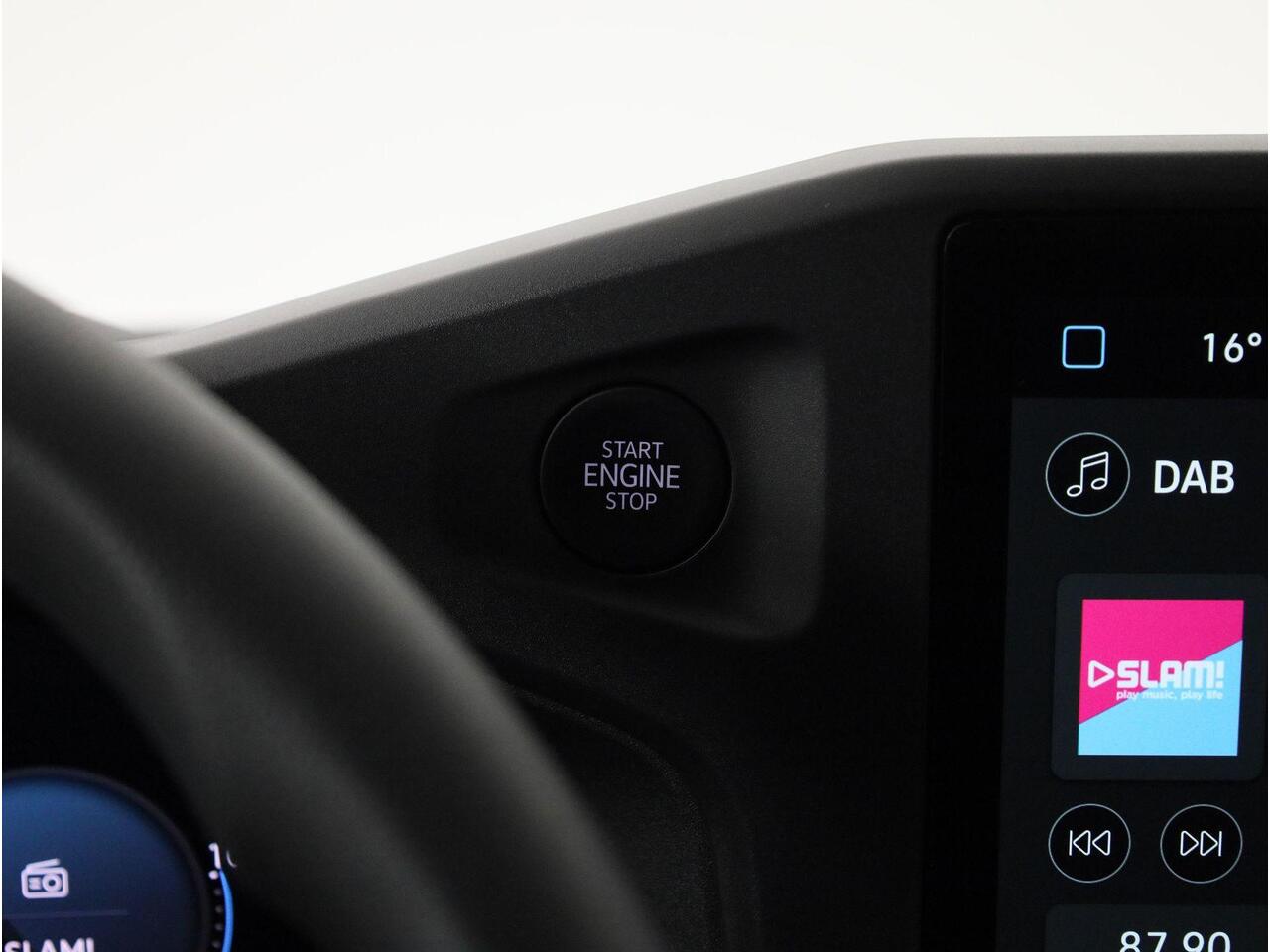 Volkswagen E-Transporter 160 kW / 218 pk L2 | Dubbele schuifdeur | Trekhaak | Alarm | Navigatie | Apple carplay/android auto