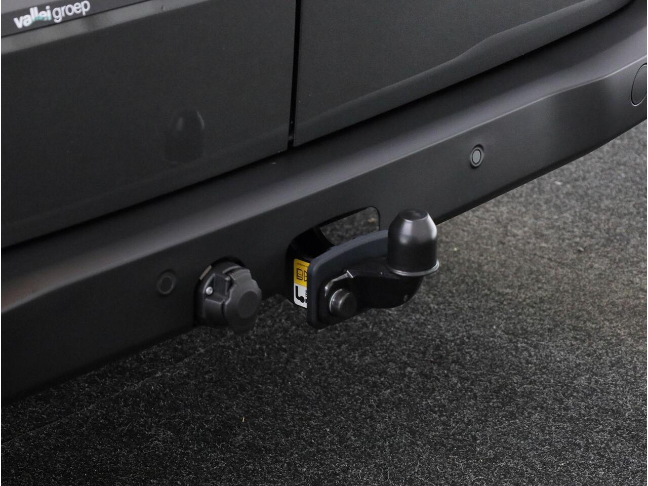 Volkswagen E-Transporter 160 kW / 218 pk L2 | Trekhaak | Navigatie | 2x Schuifdeur | Apple Carplay/Android Auto | Alarm | All season banden