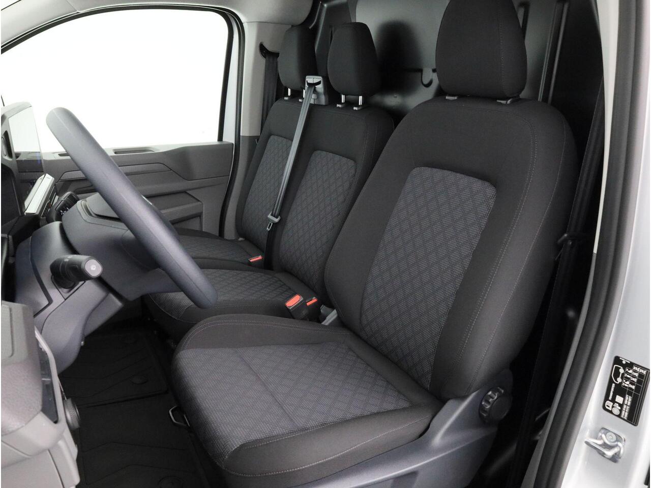 Volkswagen E-Transporter L2 160kW 218pk | Neerklapbare Dakdragers | Alarm | Trekhaak | All season banden