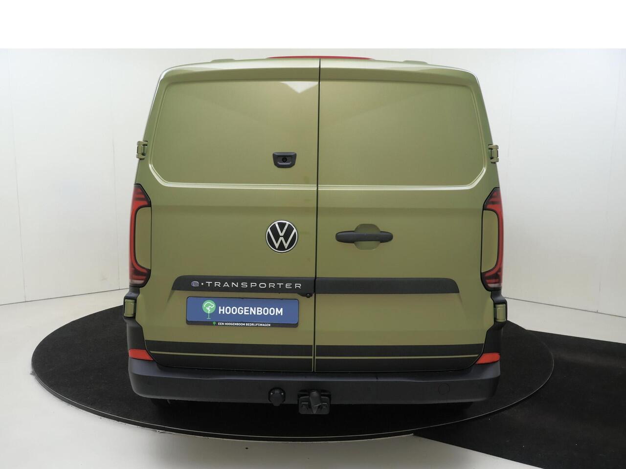 Volkswagen E-Transporter Bedrijfswagens PanAmericana L2 210 kW 286 pk Elektrische aandrijv | Climatronic climate control, 2-zones | Kunststof zijpanelen in laadruimte, hoog | Soundsystem 'harman kardon' met 4 luidsprekers, 1 center luidsprekers en 1 subwoofer | Trekhaak, vast |