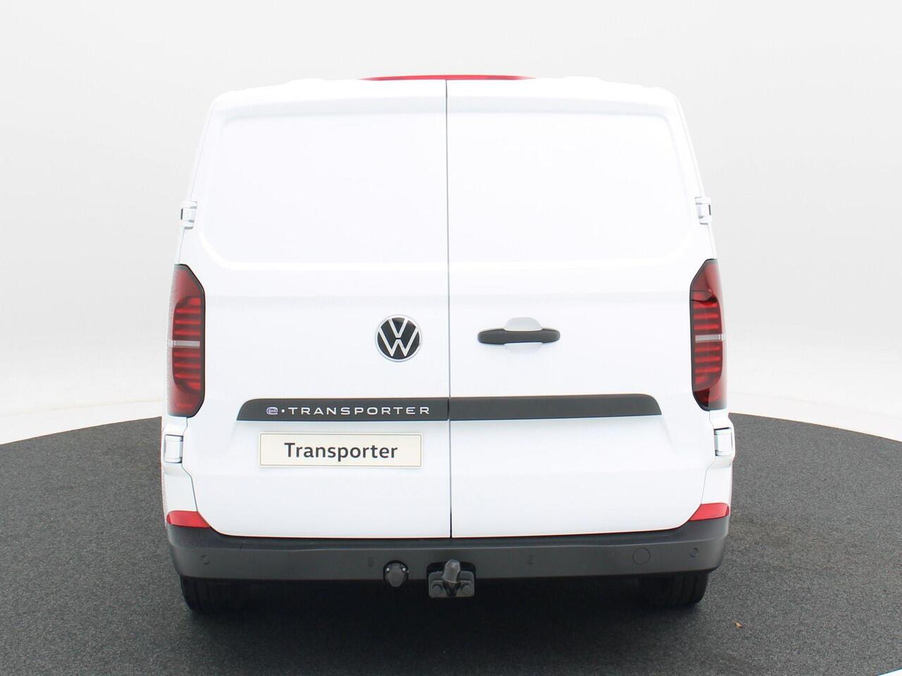 Volkswagen E-Transporter Bedrijfswagens Bestelwagen L2 218 pk | Achterdeuren | trekhaak | bijrijdersbank | 5 jaar gratis onderhoud | 8 jaar garantie op de accu |