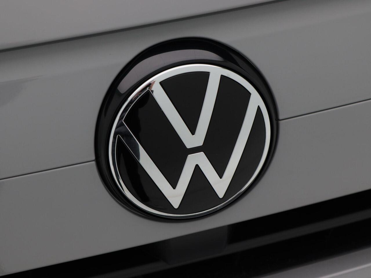 Volkswagen E-Transporter Bedrijfswagens Bestelwagen L1 136 pk | Trekhaak | bijrijdersbank | Achterdeuren | 5 jaar gratis onderhoud | 8 jaar garantie op accu |