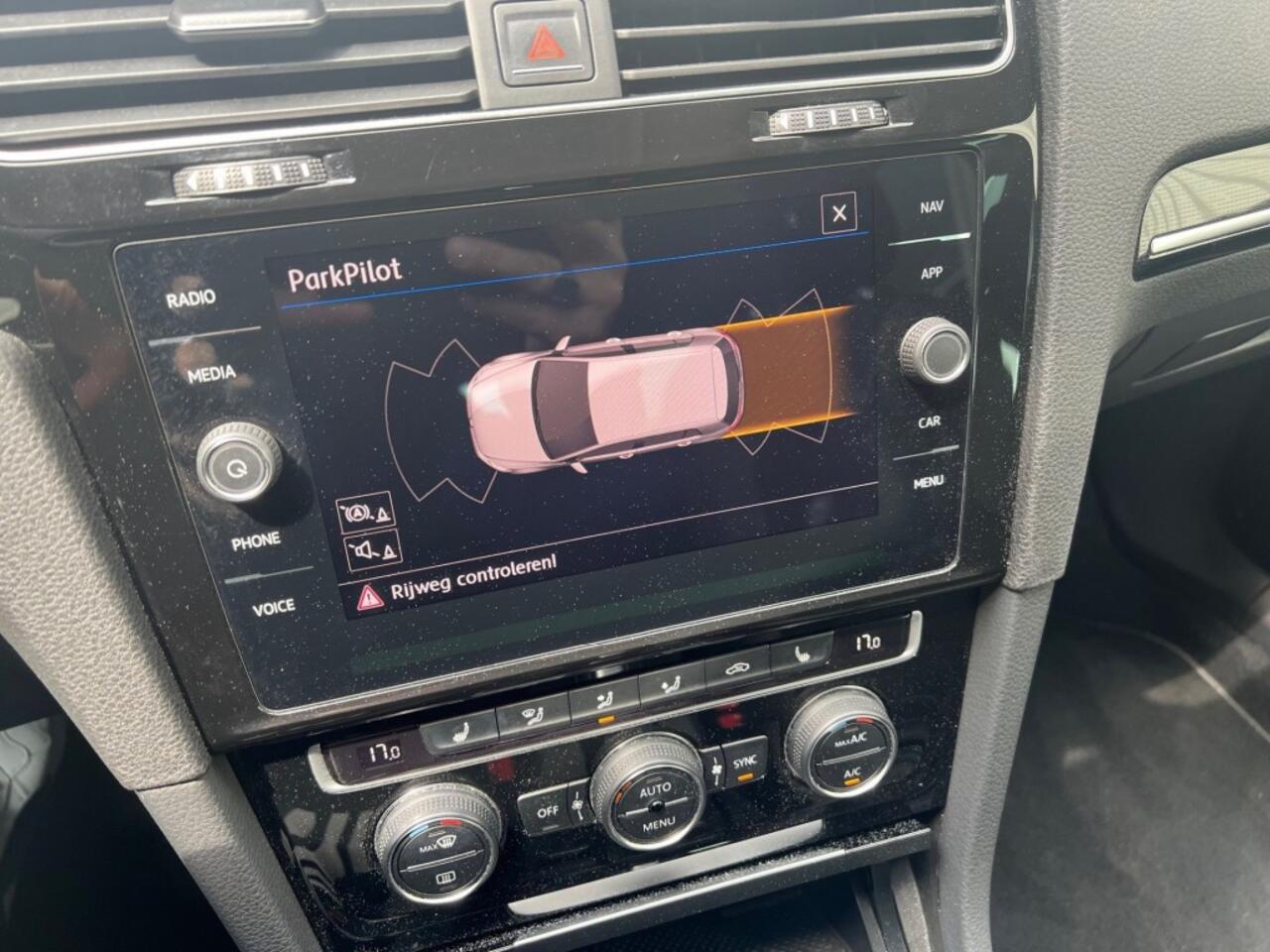 Volkswagen GOLF 1.4 TSI HL BNS R NAVI PDC V+A XENON LED