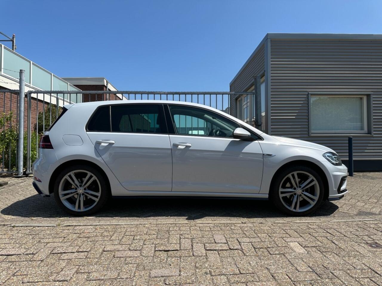 Volkswagen GOLF 1.5 TSI Highline Business R DSG 18'' Velgen LED PDC