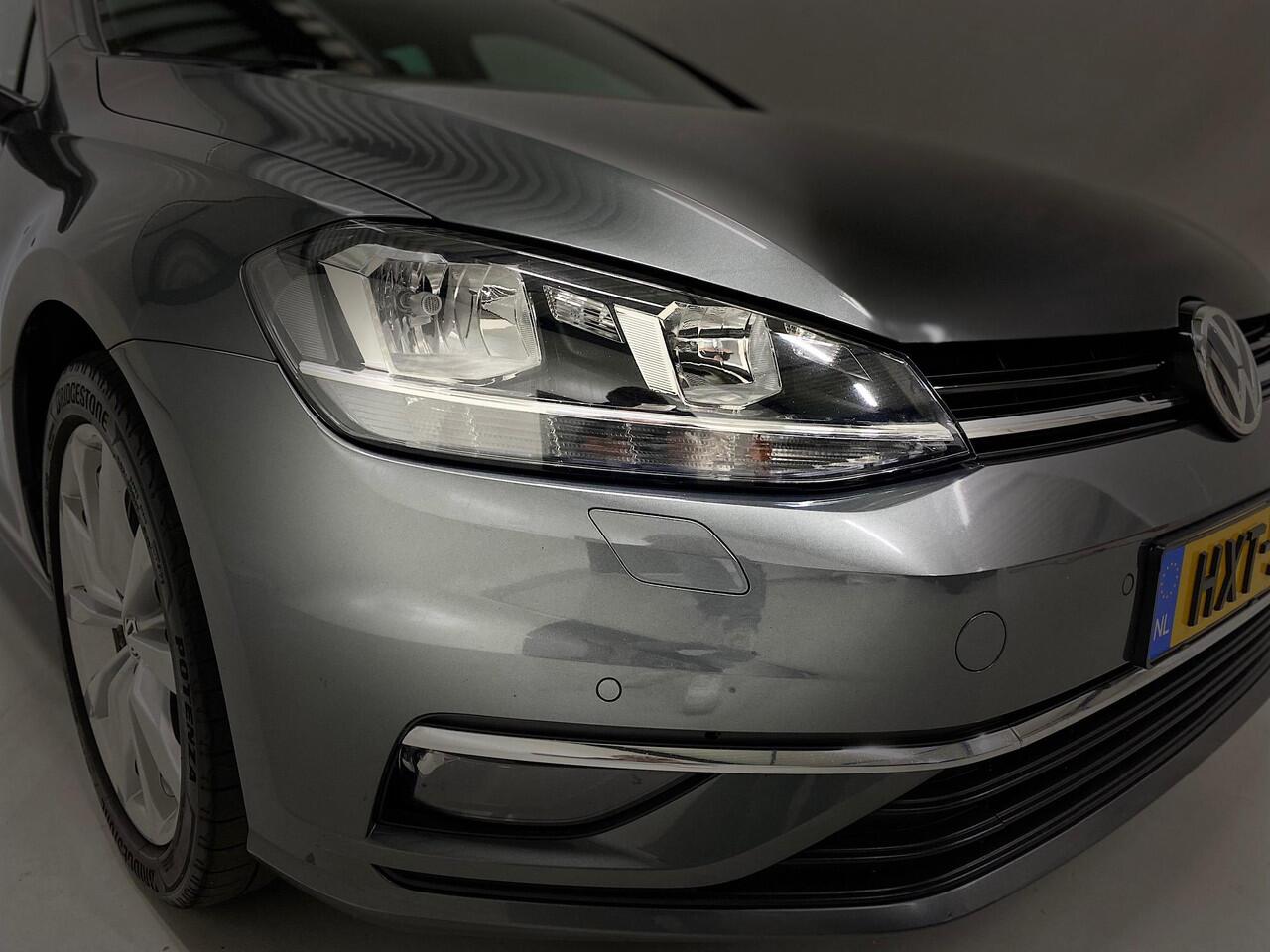 Volkswagen GOLF Variant 1.5 TSI Highline Navigatie Trekhaak Camera App-connect Privacyglas 17inchLM