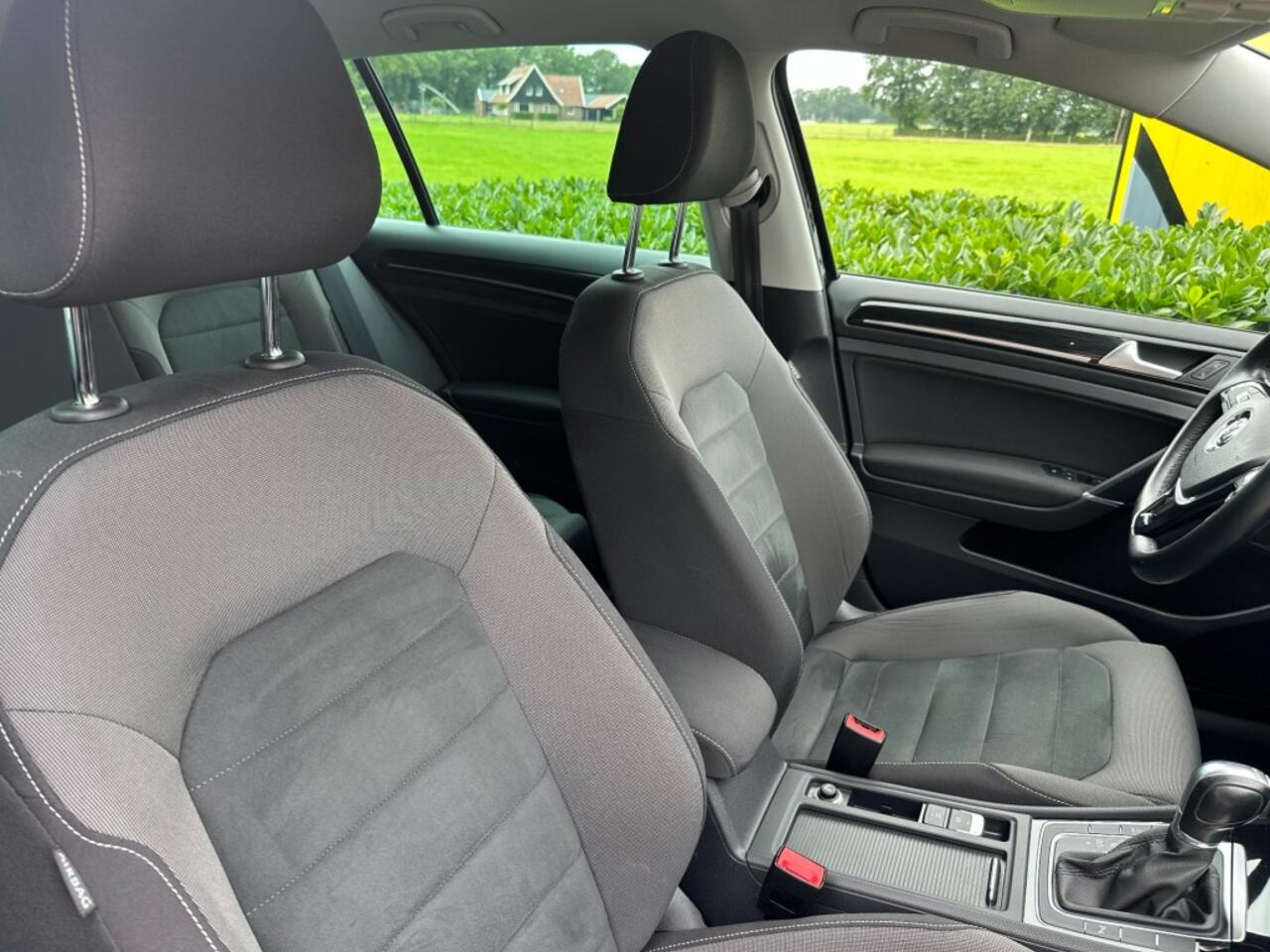 Volkswagen GOLF 1.5 TSI Highline DSG7 Led / ACC / Winterpakket