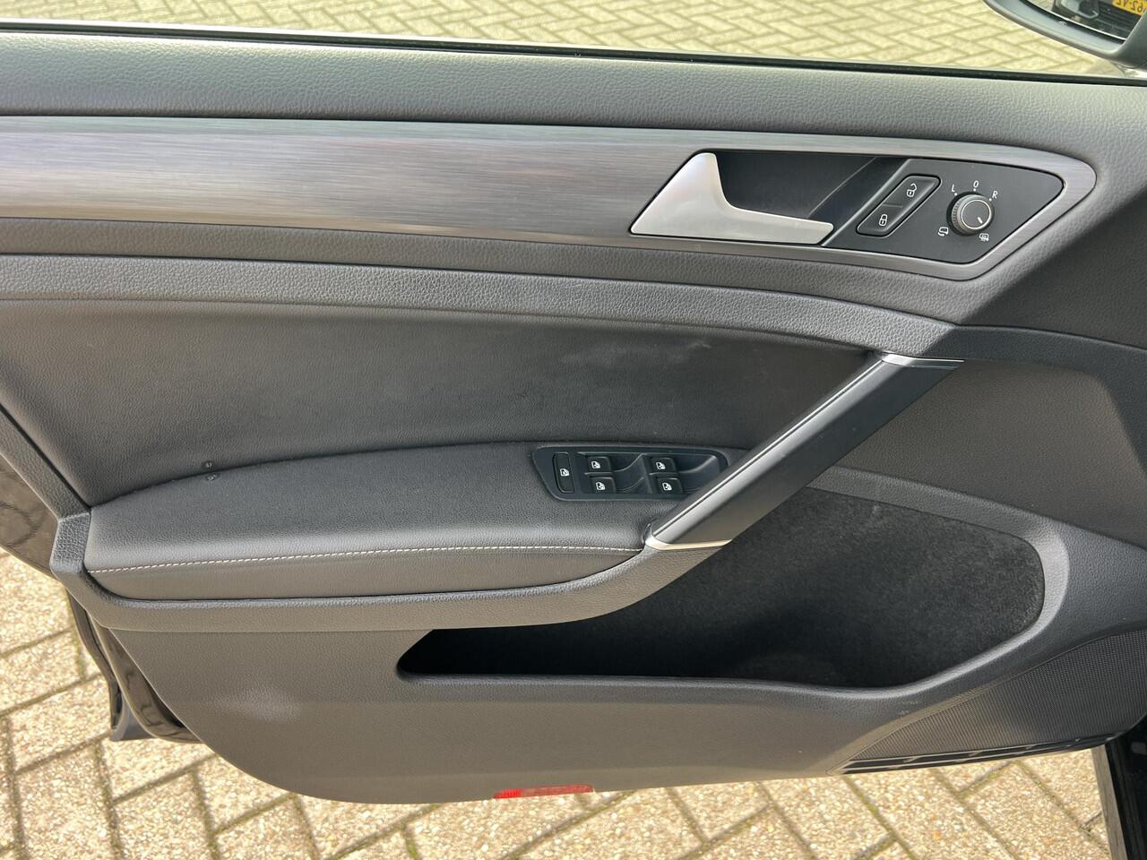 Volkswagen GOLF 1.0 TSI 7,5 Panorama Leder Led Trekhaak Camera