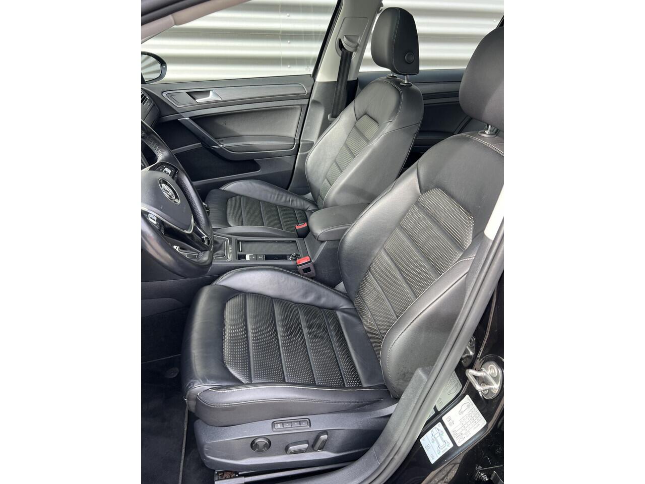 Volkswagen GOLF 1.0 TSI 7,5 Panorama Leder Led Trekhaak Camera