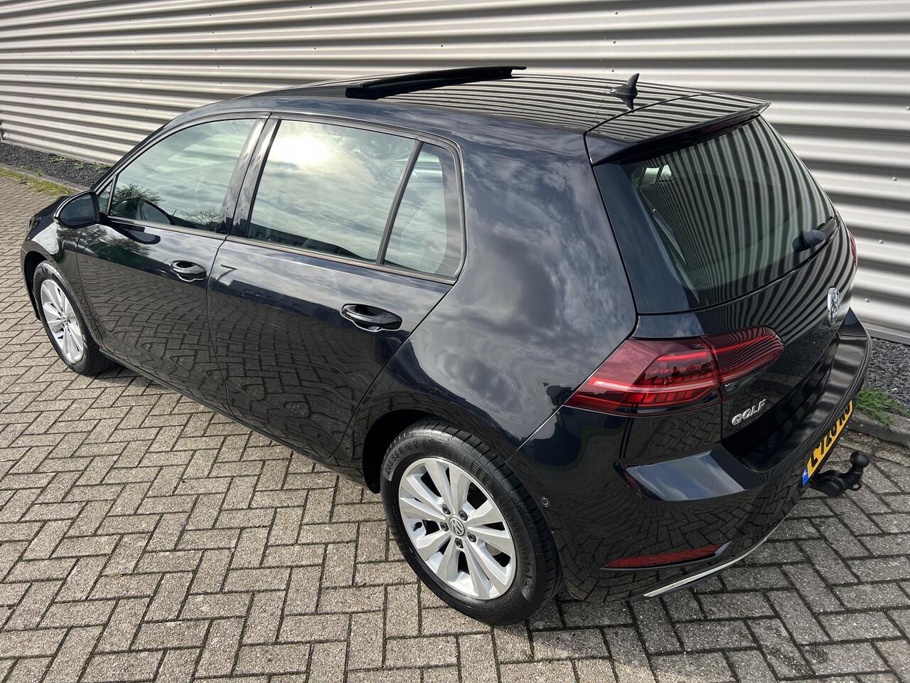 Volkswagen GOLF 1.0 TSI 7,5 Panorama Leder Led Trekhaak Camera