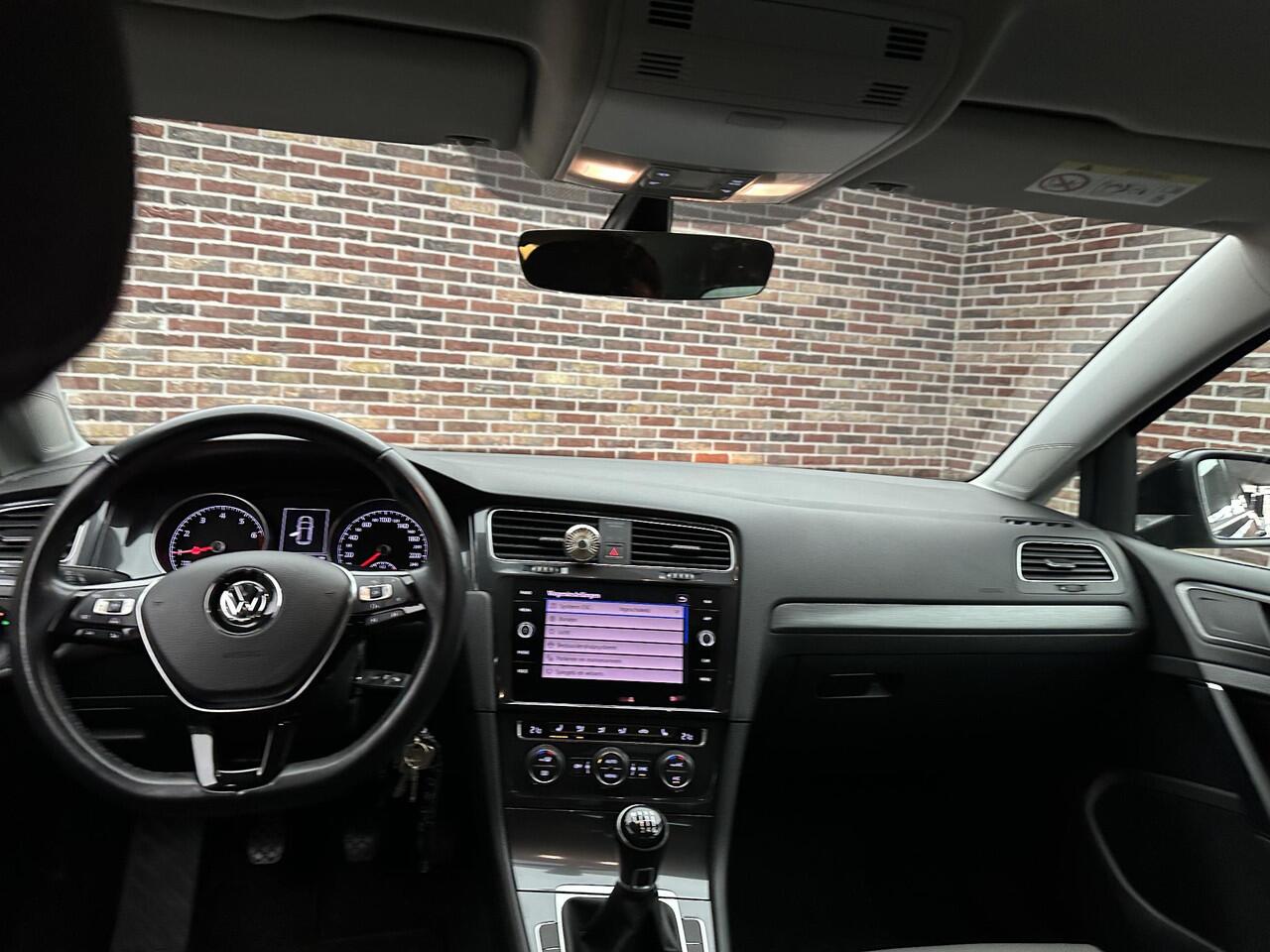 Volkswagen GOLF 1.0 TSI Comfortline Business R Line Stoelvrwm Cruise