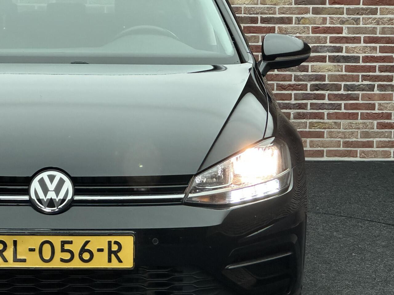 Volkswagen GOLF 1.0 TSI Comfortline Business R Line Stoelvrwm Cruise