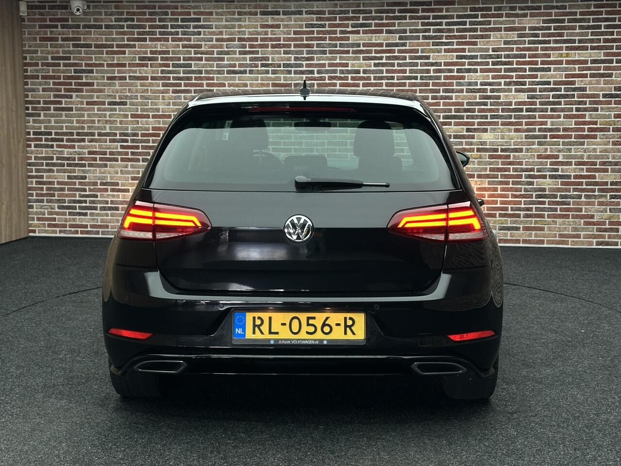 Volkswagen GOLF 1.0 TSI Comfortline Business R Line Stoelvrwm Cruise