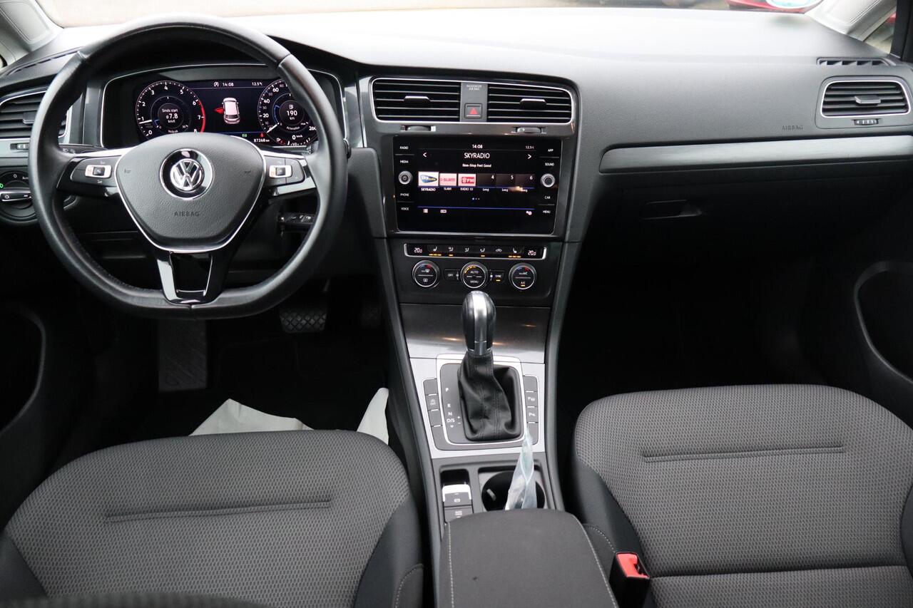 Volkswagen GOLF 1.4 TSI Highline Business R Camera, Climate control, Stoelverwarming