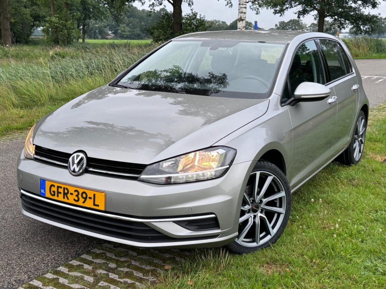 Volkswagen GOLF 1.0 TSI / COMFORTLINE / DAB / 18 INCH / CAMERA / 2019 / BTW